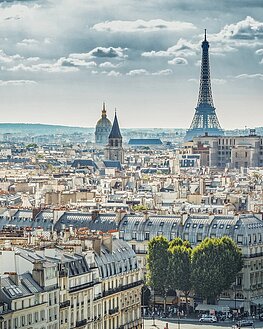 Alt: Paris with Eiffeltower